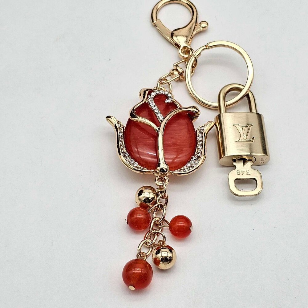 Louis Vuitton Gold Padlock 🔒 Key Set Authentic LV w/ Unbranded Flower Keychain - Picture 4 of 7